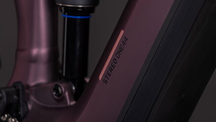 CUBE STEREO HYBRID ONE44 PRO 800 SHIFTBLUSH RAISIN 2026