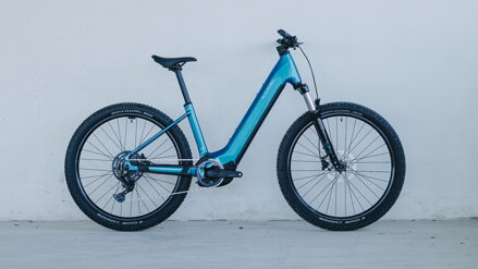 CUBE REACTION HYBRID PERFORMANCE 600 EASYENTRY ELECTRICBLUE DAZZLE 2026