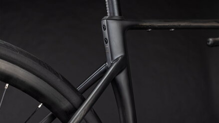 CUBE ATTAIN C:62 RACE BLACKLINE 2026